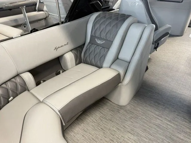 Slide: The Image of Bennington 25 RX FASTBACK ARCH 25 RXFBA 2023 - 20