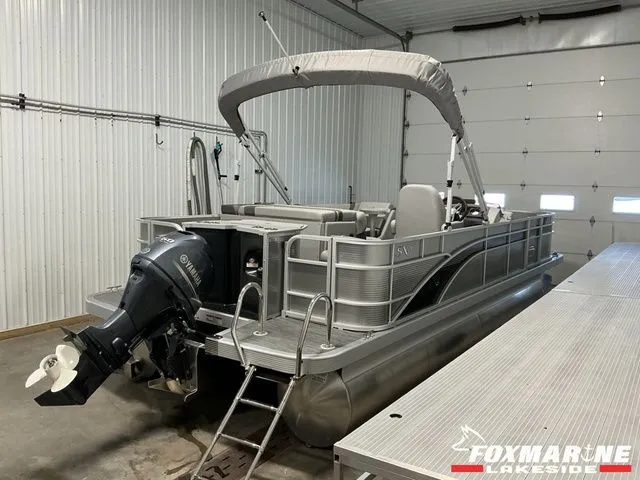 Slide: The Image of Bennington 21 S 4 PT FISH 2023 - 21