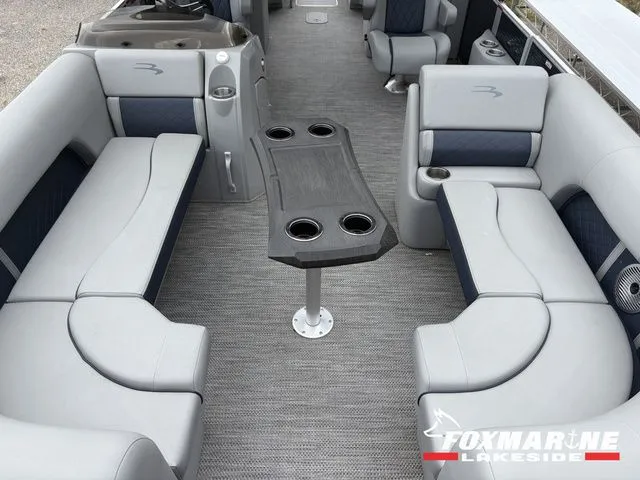 Slide: The Image of Bennington 23 L FASTBACK 23 LFB 2023 - 5