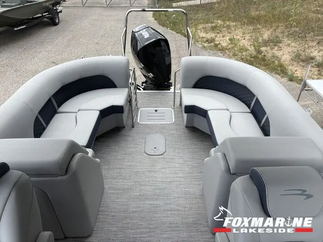 Slide: The Image of Bennington 23 L FASTBACK 23 LFB 2023 - 7