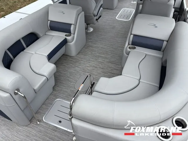 Slide: The Image of Bennington 23 L FASTBACK 23 LFB 2023 - 8