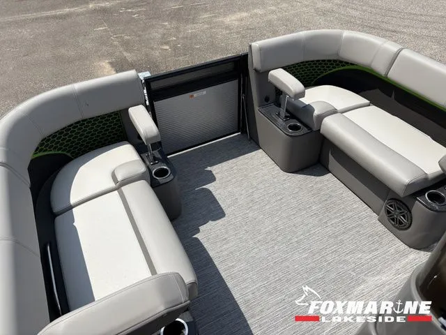 Slide: The Image of Qwest E 822 XRE CRUISE - LTZ 2024 - 11