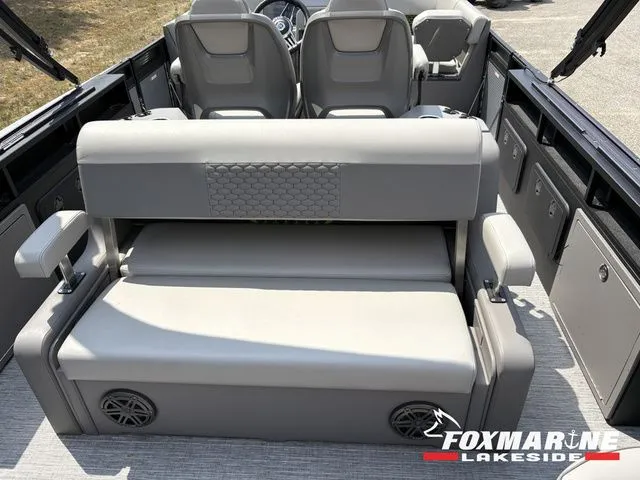 Slide: The Image of Qwest E 822 XRE CRUISE - LTZ 2024 - 8