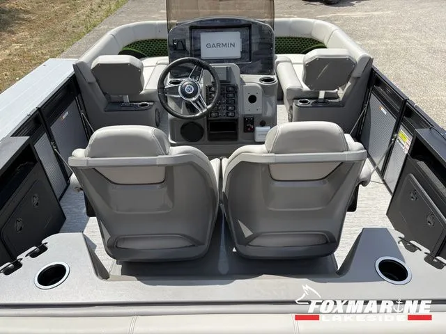 Slide: The Image of Qwest E 822 XRE CRUISE - LTZ 2024 - 9