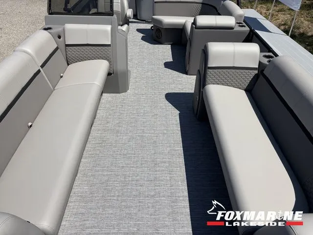 Slide: The Image of Qwest E 8522 AQ XRE CRUISE- LT 2024 - 10