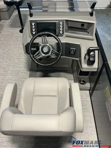 Slide: The Image of Qwest E CLASS 22 XRE CRUISE 2026 - 8