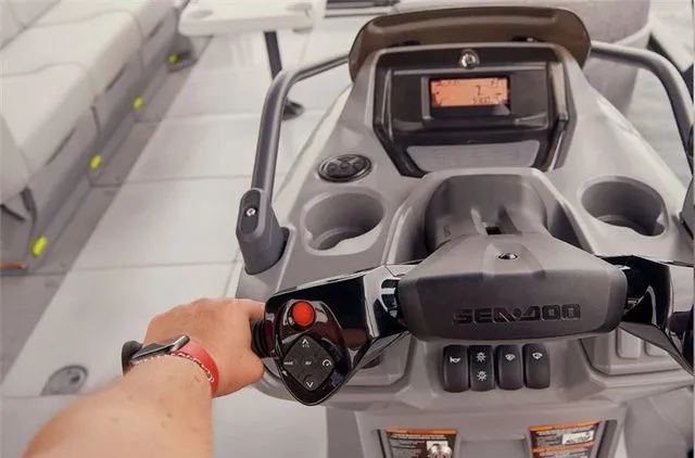 Slide: The Image of Sea-Doo PB SWITCH 19' 170 HP 2023 - 10