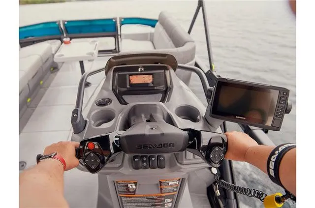 Slide: The Image of Sea-Doo Switch 21 230 2023 - 10