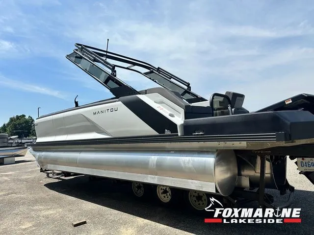 Slide: The Image of Manitou 22 Cruise Bench Stealth 2024 - 3
