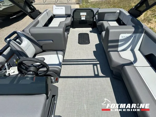 Slide: The Image of Manitou 22 Cruise Bench Stealth 2024 - 6