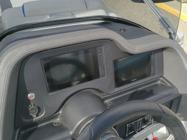 Slide: The Image of Manitou 25 SRS XPLODE XT SHP 2021 - 13