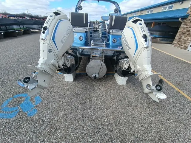Slide: The Image of Manitou 25 SRS XPLODE XT SHP 2021 - 2