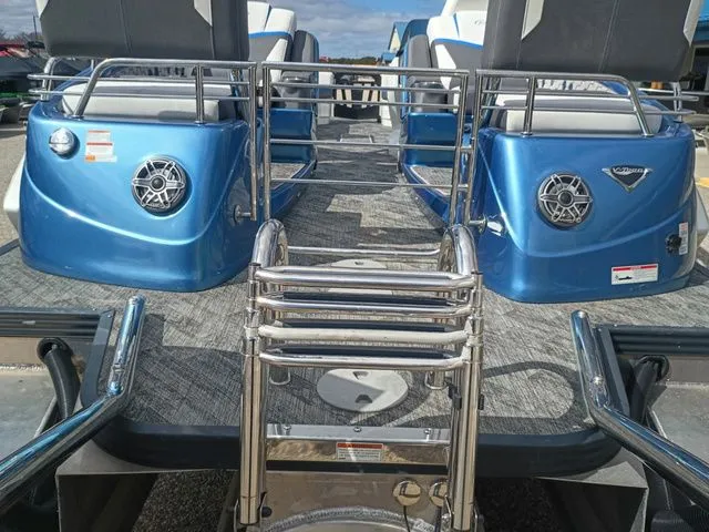 Slide: The Image of Manitou 25 SRS XPLODE XT SHP 2021 - 3