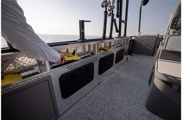 Slide: The Image of Angler Qwest Pontoons AQ 8524 PRO TROLL 2023 - 14