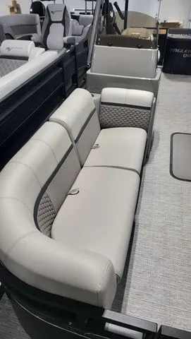 Slide: The Image of Angler Qwest Pontoons A 8522 FAMILY FISH PRO 2023 - 3