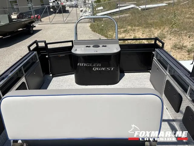 Slide: The Image of Angler Qwest Pontoons 8522 PRO TROLL 2023 - 7