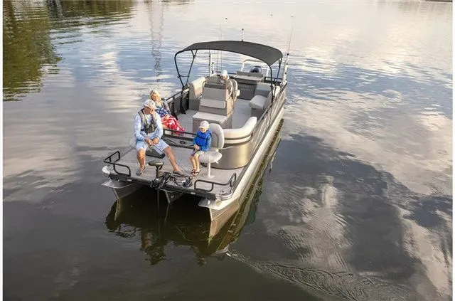 The Image of Angler Qwest Pontoons AQ 8524 ALL SPORT 2023 - 1