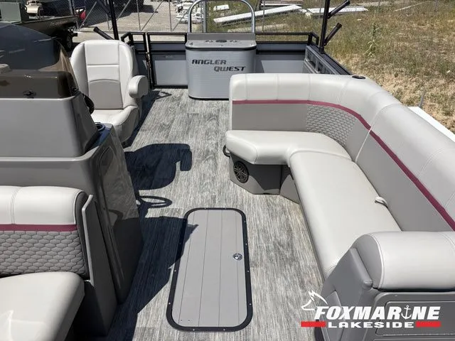 Slide: The Image of Angler Qwest Pontoons AQ 8524 FAMILY FISH PRO 2023 - 6
