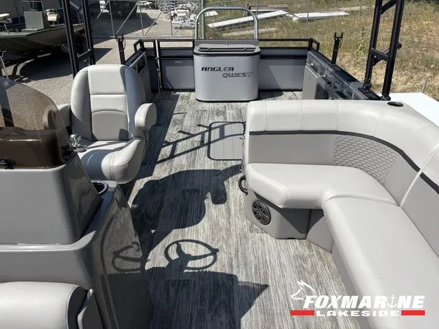 Slide: The Image of Angler Qwest Pontoons AQ 8524 FAMILY FISH PRO RA 2023 - 6