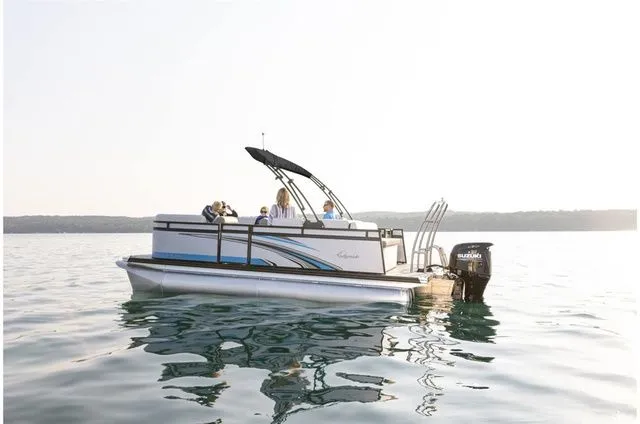 Slide: The Image of Qwest E 818 LANAI LT 2022 - 3