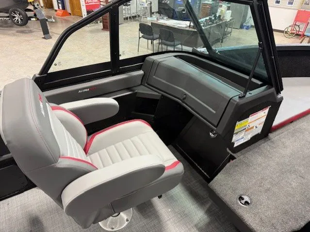 Slide: The Image of Alumacraft TROPHY 205X SP 2026 - 18