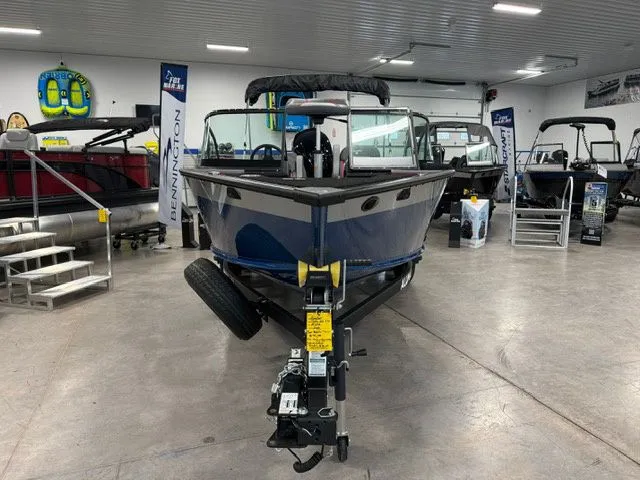 Slide: The Image of Alumacraft TROPHY 205X SP 2026 - 3