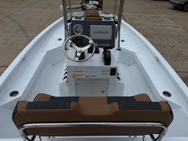 Slide: The Image of Interior view of 2026 Xpress H20B HYPER-LIFT BAY with Garmin controls. - 5