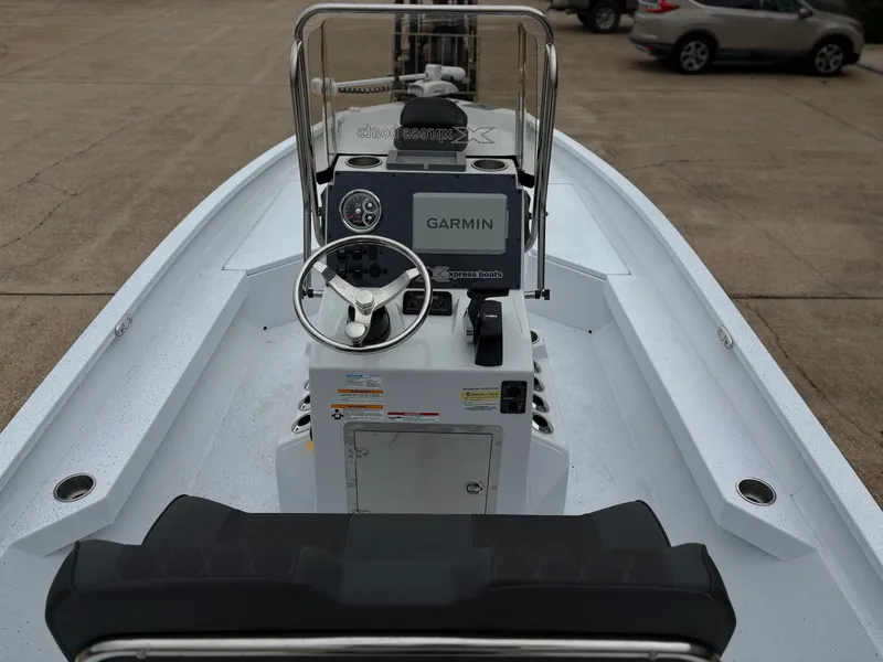 Slide: The Image of Interior view of Xpress H22B HYPER-LIFT BAY 2026 boat. - 6