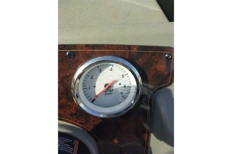 Slide: The Image of Tachometer on 2026 Sun Tracker Bass Buggy 16 XL Select, displaying RPM readings. - 81