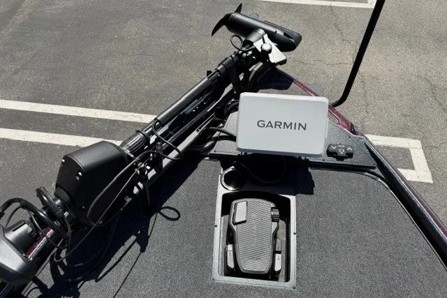 Slide: The Image of 2026 Nitro Z21 XL Pro boat with Garmin navigation system on deck. - 9