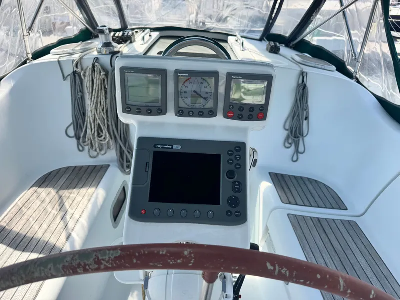 Slide: The Image of Beneteau Oceanis Clipper 373 2005 - 17