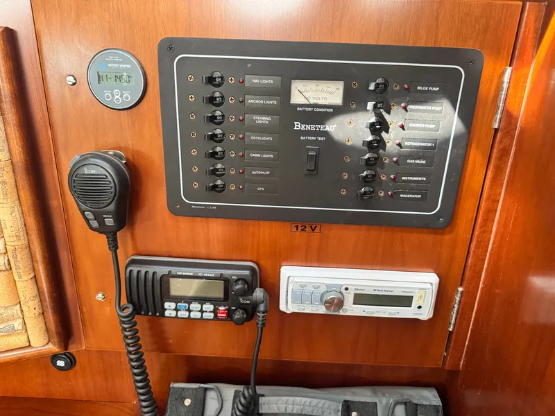 Slide: The Image of Beneteau Oceanis Clipper 373 2005 - 32