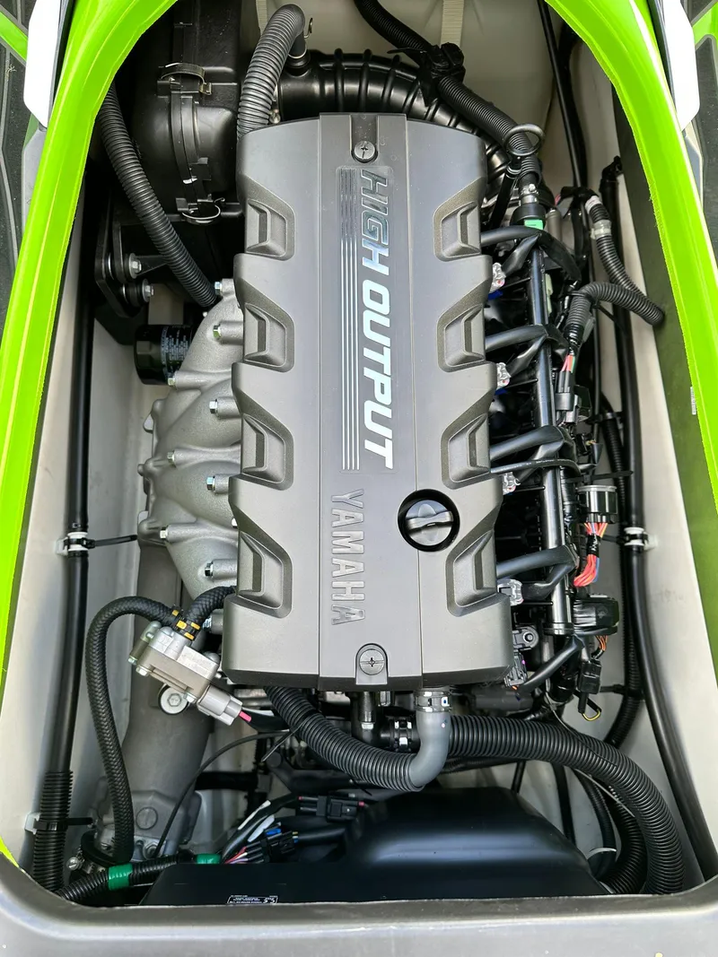 Slide: The Image of 2021 Yamaha WaveRunner FX Cruiser HO engine view. - 17