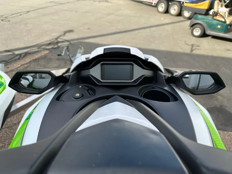 Slide: The Image of Yamaha WaveRunner FX Cruiser HO 2021 cockpit view with display and mirrors. - 26