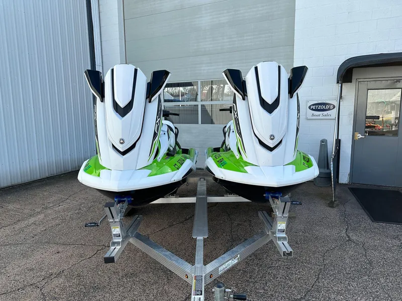 Slide: The Image of Two Yamaha WaveRunner FX Cruiser HO 2021 on trailer. - 8