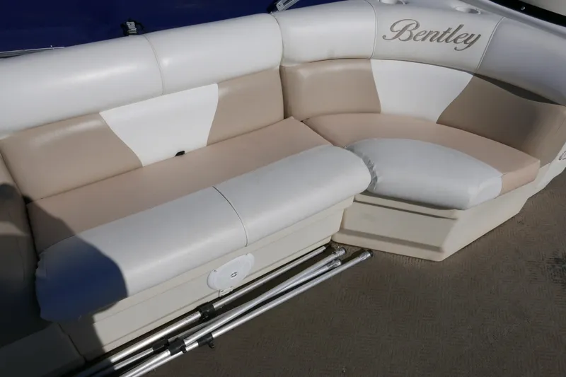 Slide: The Image of 2008 Bentley Pontoons 200 CRUISE interior seating with beige and white upholstery. - 7