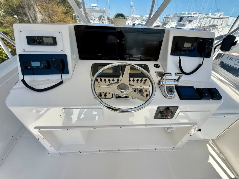 Slide: The Image of Cabo 35 Flybridge Sportfisher 2005 - 21