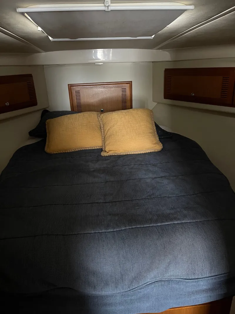 Slide: The Image of Cabo 35 Flybridge Sportfisher 2005 - 4