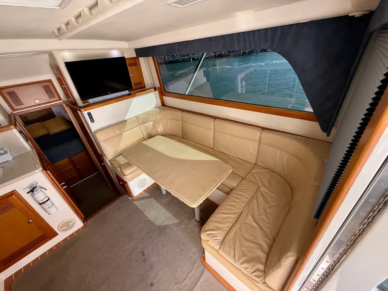 Slide: The Image of Cabo 35 Flybridge Sportfisher 2005 - 11