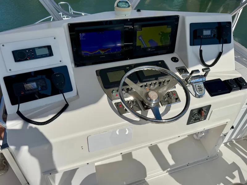 Slide: The Image of Cabo 35 Flybridge Sportfisher 2005 - 23