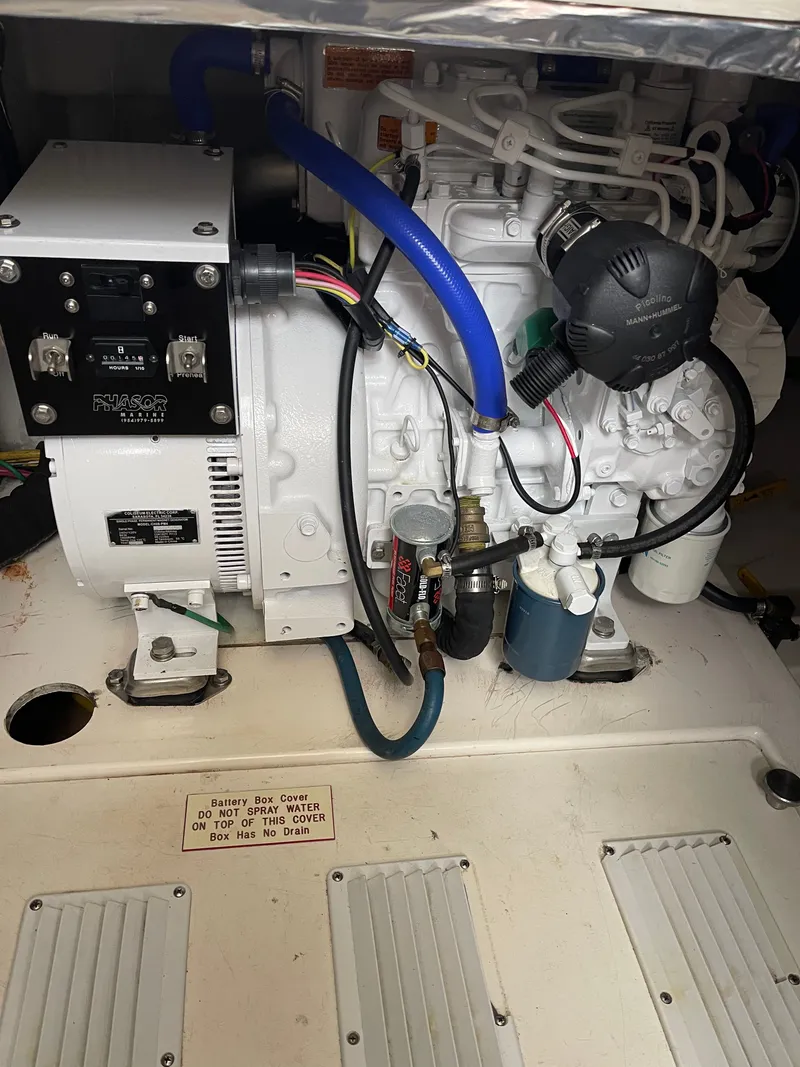Slide: The Image of Cabo 35 Flybridge Sportfisher 2005 - 9