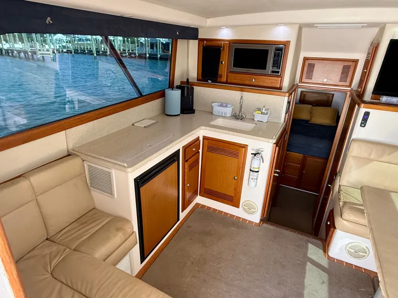 Slide: The Image of Cabo 35 Flybridge Sportfisher 2005 - 14
