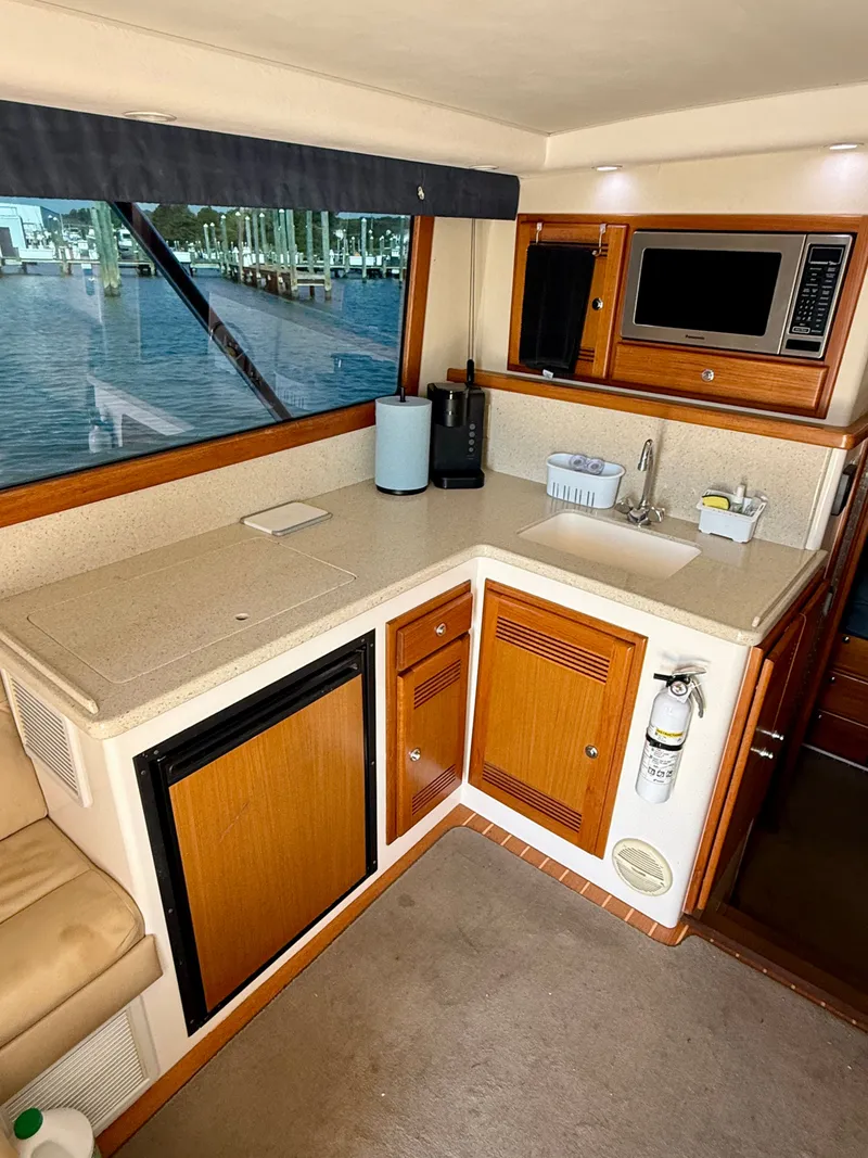 Slide: The Image of Cabo 35 Flybridge Sportfisher 2005 - 10