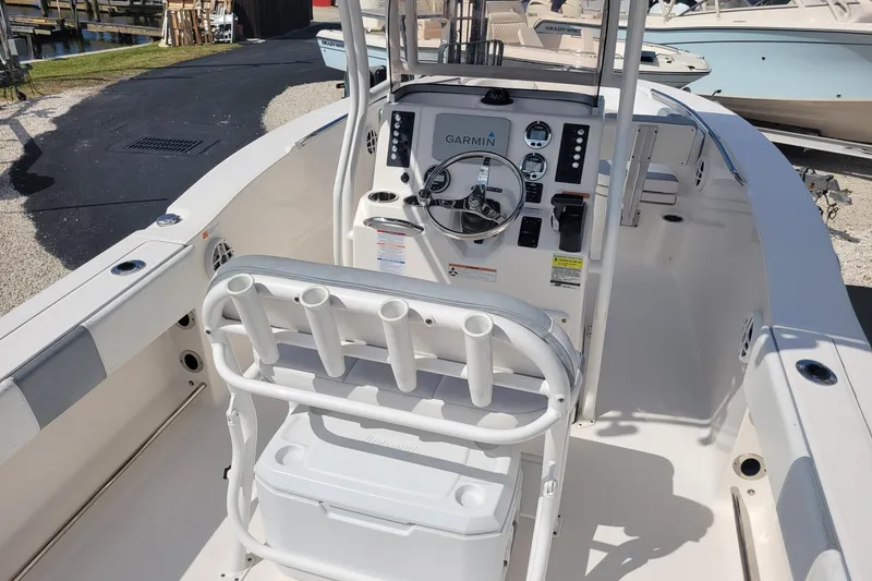 Slide: The Image of 2021 Robalo R200 Center Console boat interior with Garmin navigation system. - 15
