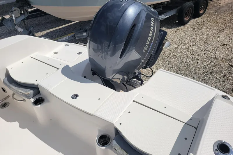 Slide: The Image of 2021 Robalo R200 Center Console boat with Yamaha outboard motor. - 16