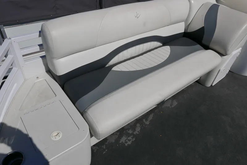 Slide: The Image of Gray seating area on a 2010 JC Neptoon 21TT pontoon boat. - 4