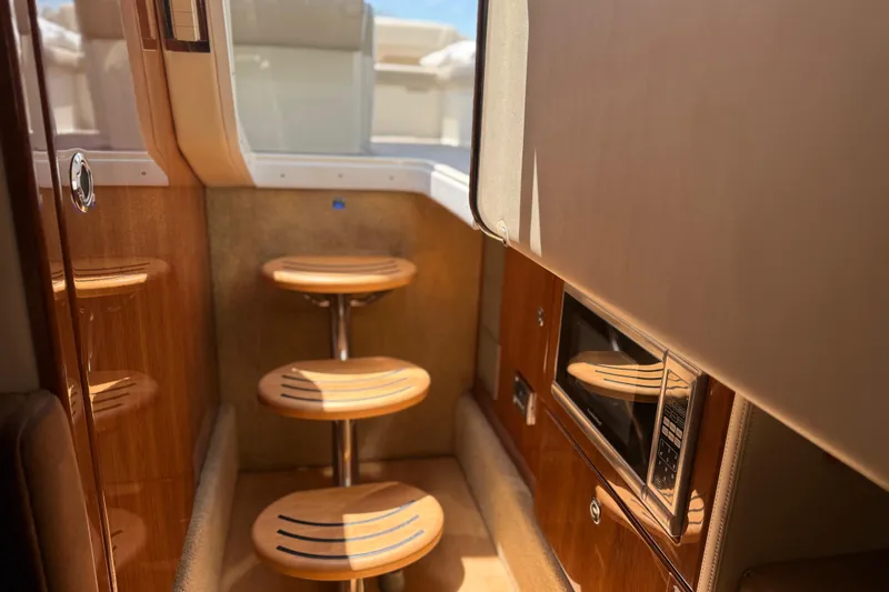 Formula 330 Crossover Bowrider 2015 for Sale | MarineSource