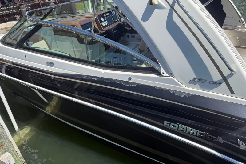 Formula 330 Crossover Bowrider 2015 for Sale | MarineSource