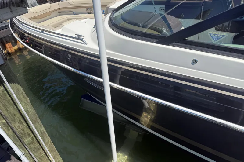 Formula 330 Crossover Bowrider 2015 for Sale | MarineSource
