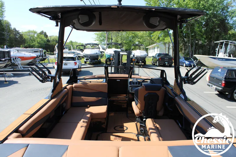 Slide: The Image of Interior view of Axis A225 boat, 2026 model, at Chessie Marine. - 10